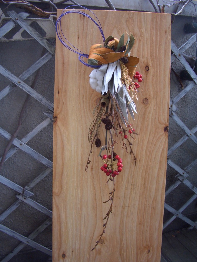 ②お正月飾り　縦型　縦６０㎝　横２３㎝　３２００円